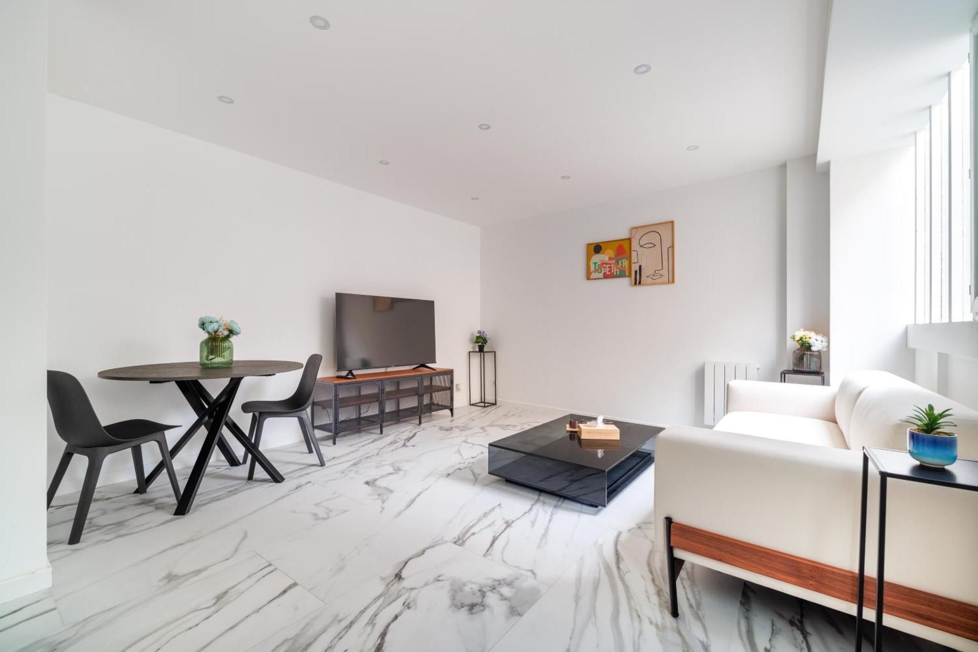 Spacious Flat For 4 People #1 Asnieres-sur-Seine Exterior photo